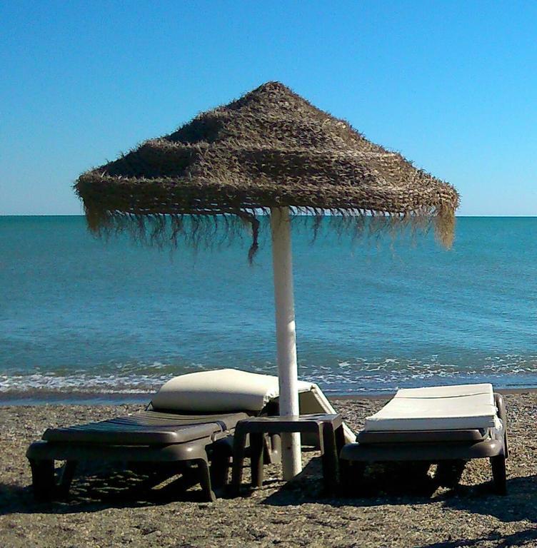 Apartamentos Turisticos Las Yucas Torre Del Mar Buitenkant foto